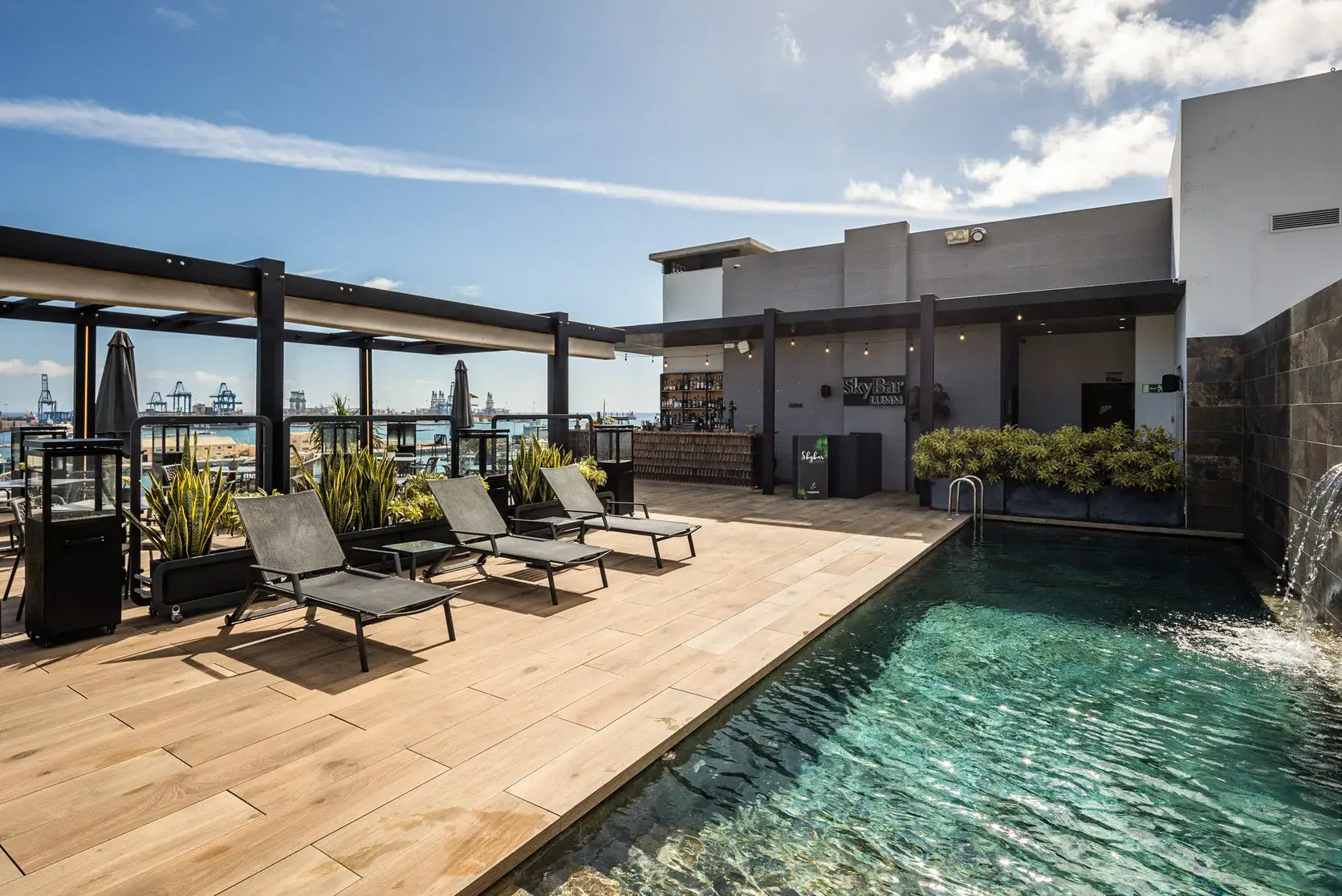 Piscina climatizable de SkyPool